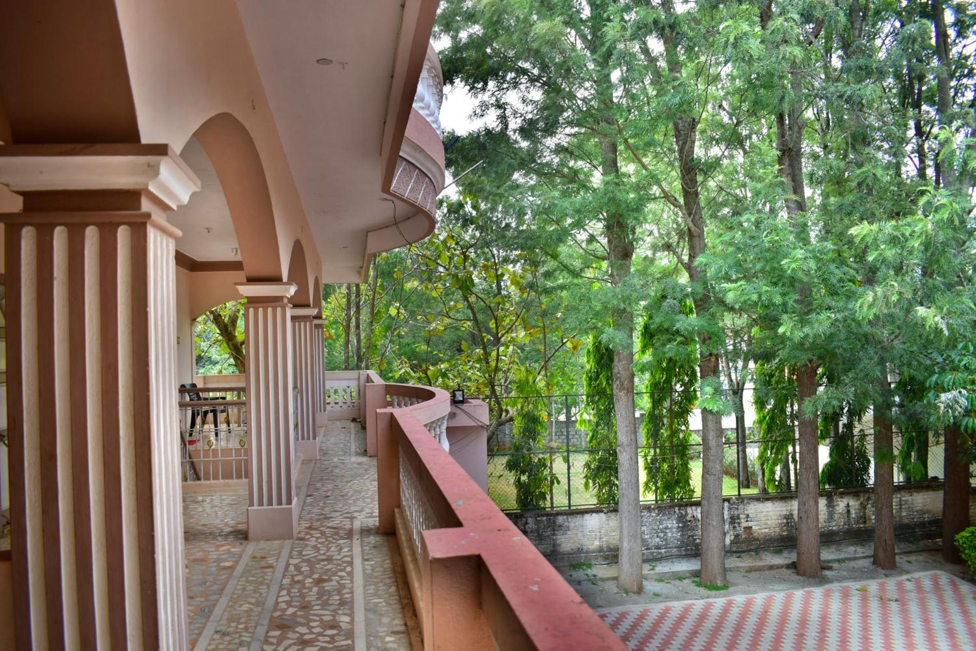 Jains Royal Palace Resorts Yelagiri Exterior foto