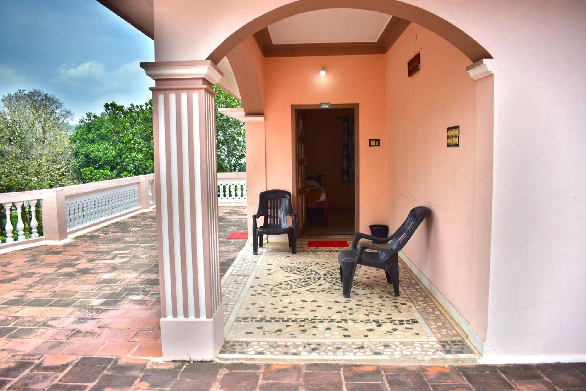 Jains Royal Palace Resorts Yelagiri Exterior foto