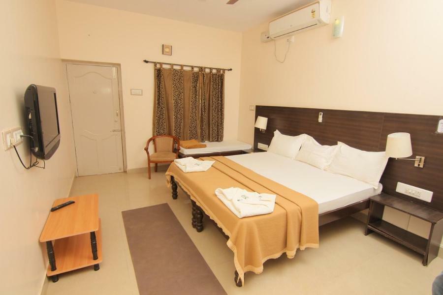 Jains Royal Palace Resorts Yelagiri Exterior foto